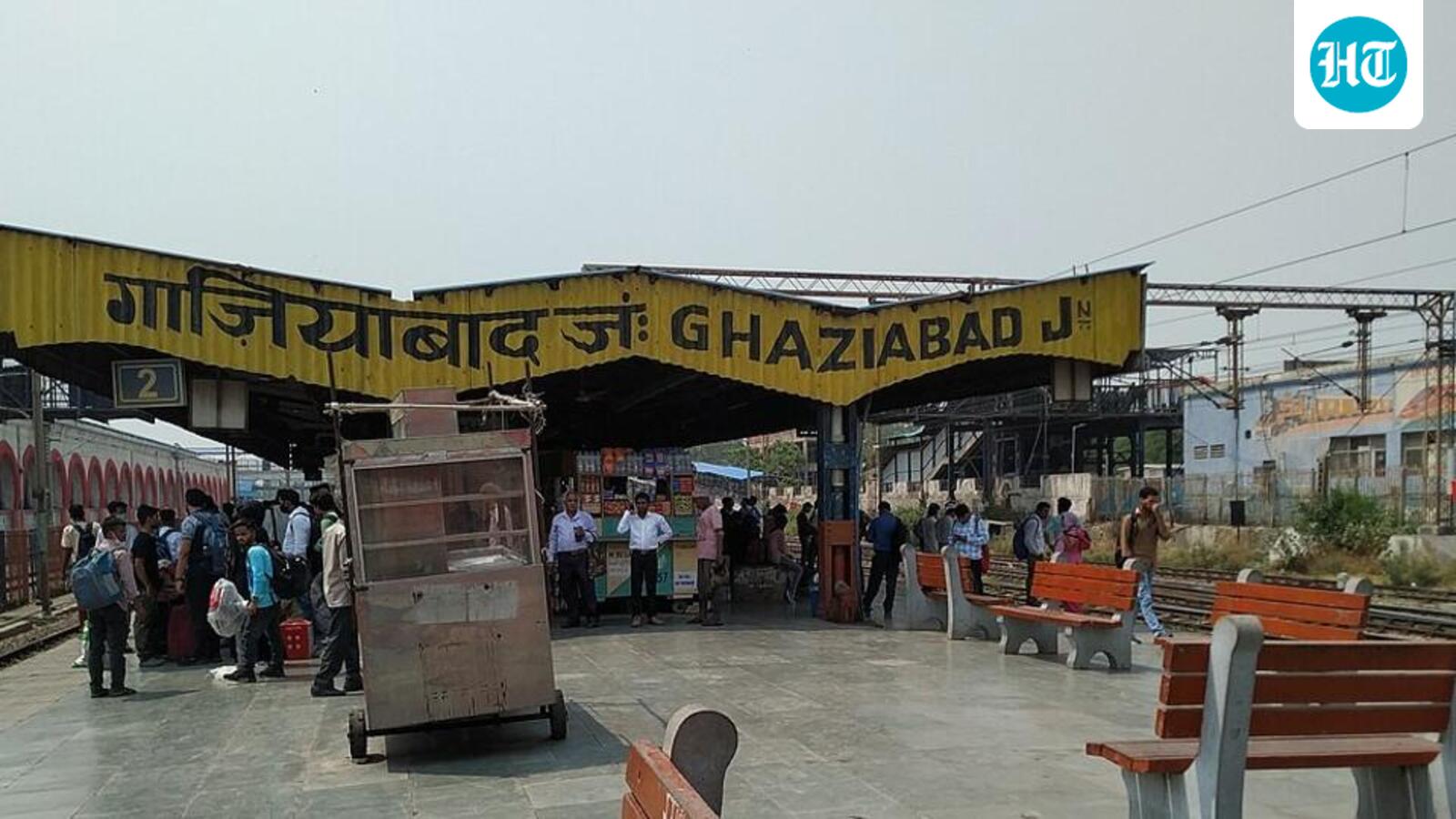 गाजियाबाद: जीआरपी थाने में पुलिसकर्मी ने नाबालिग को पीटा, वीडियो वायरल