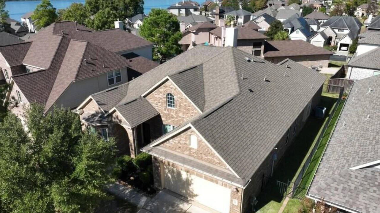 Texas court resolves property dispute over narrow land easement