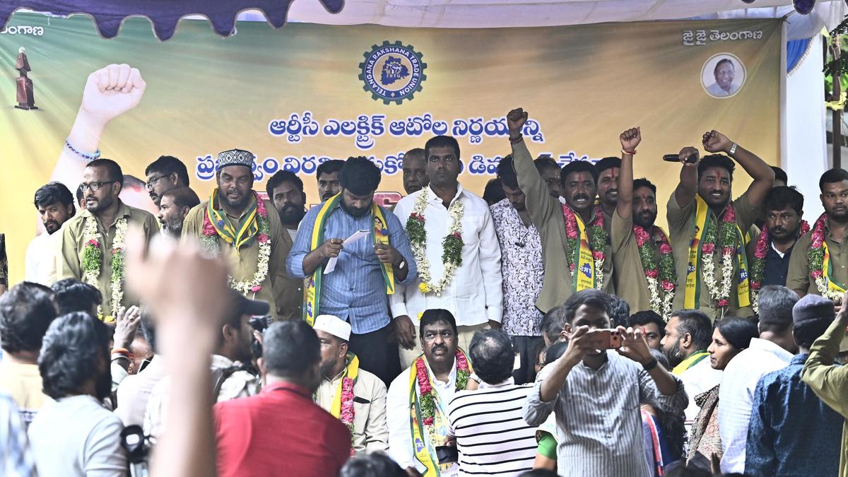 Telangana auto drivers suspend strike after welfare board assurance