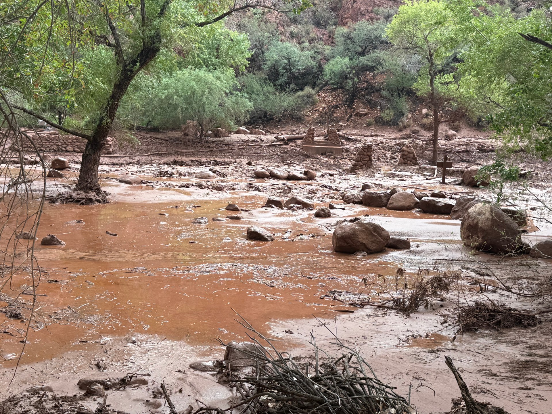 Flash flood at Grand Canyon forces evacuation of 60+ people