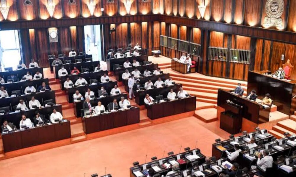 Parliament begins debate on proposed 22nd Constitutional Amendment