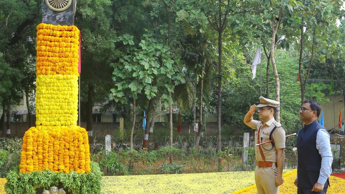 पुलिस शहीदों को समर्पित विशेष परेड और स्मरण समारोह आयोजित