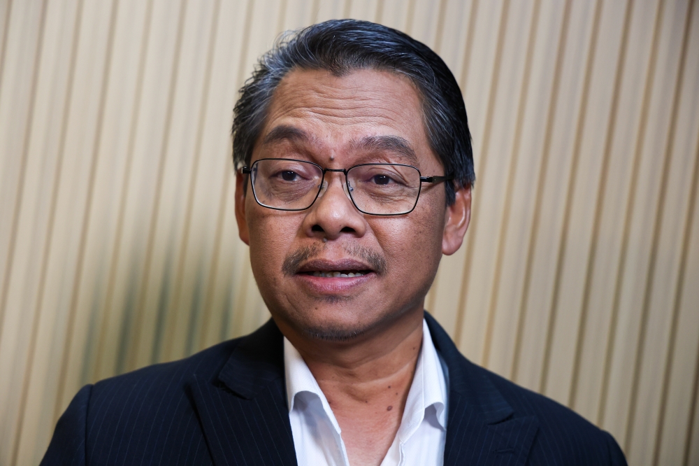 Peruntukan jalan luar bandar Sabah dan Sarawak tidak dibatalkan, jelas menteri