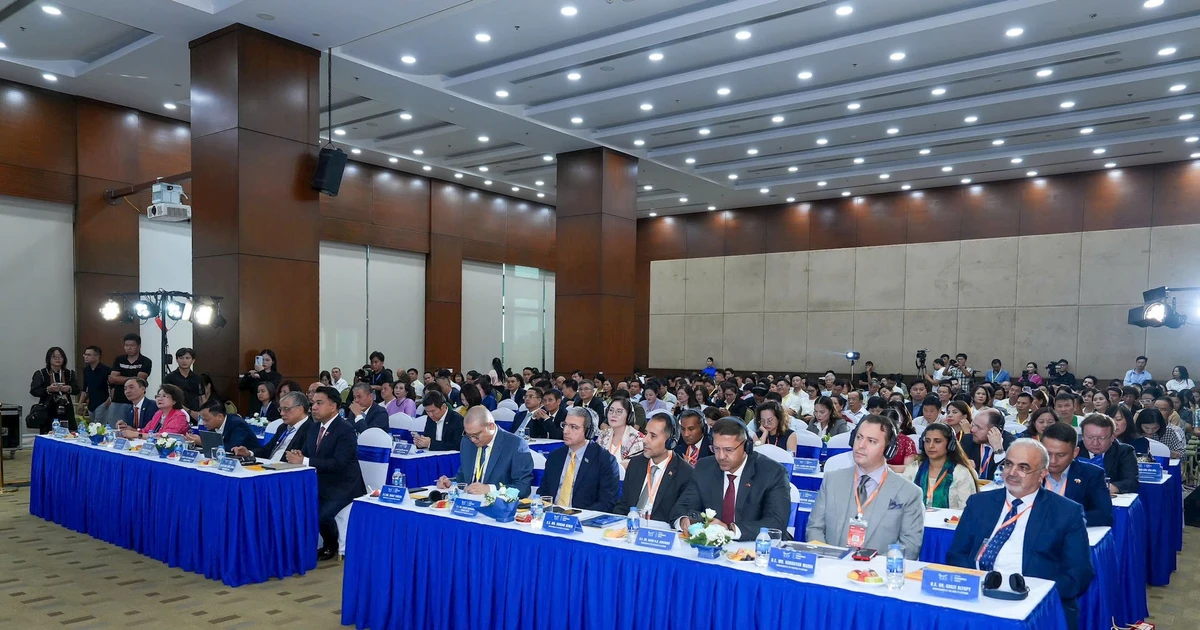 Vietnam prioritizes human resources development as economic growth engine