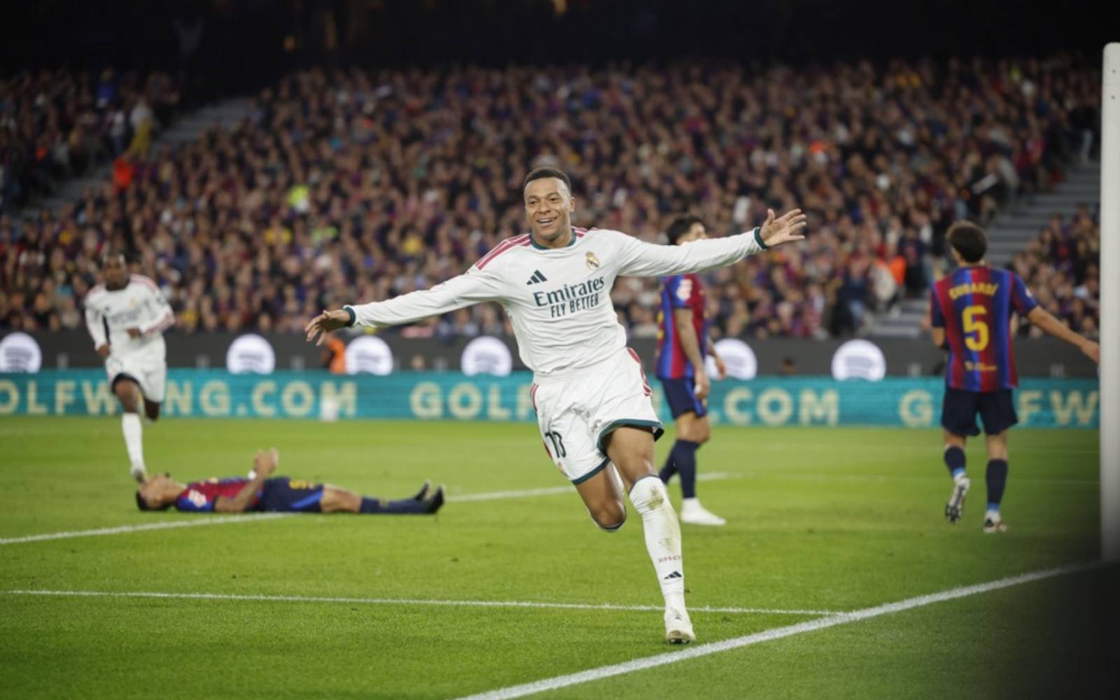 Mbappe Cetak Dua Gol, Real Madrid Kalahkan Barcelona 2-1