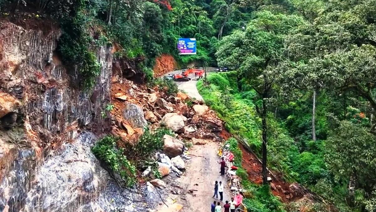 मुन्नार में राष्ट्रीय राजमार्ग पर यातायात प्रतिबंध दो सप्ताह और बढ़ाया गया