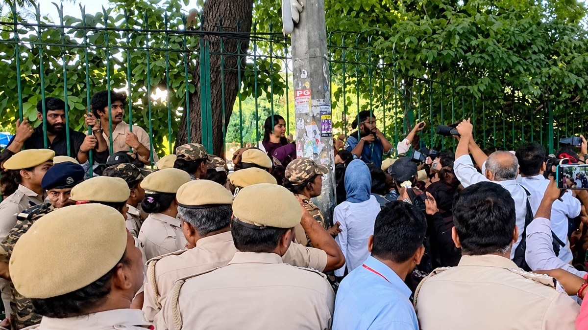 Police Tighten Security at Jamia as Student Protests Escalate Over Union Elections