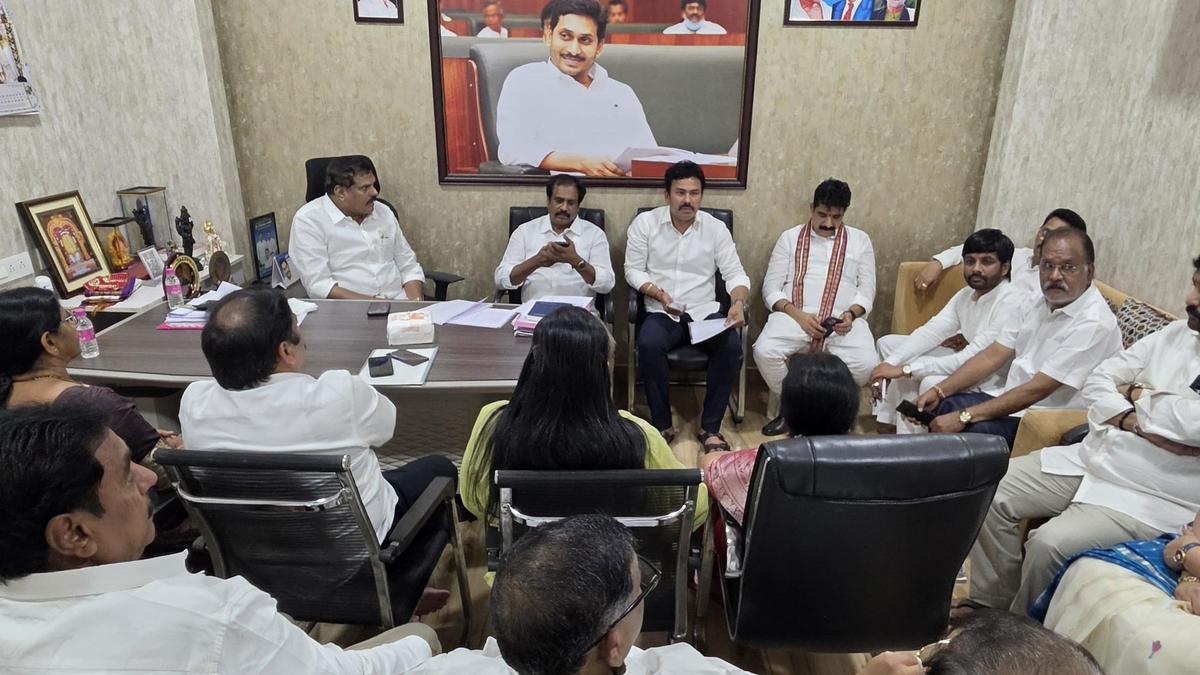 YSRCP mobilises for Visakhapatnam municipal elections campaign