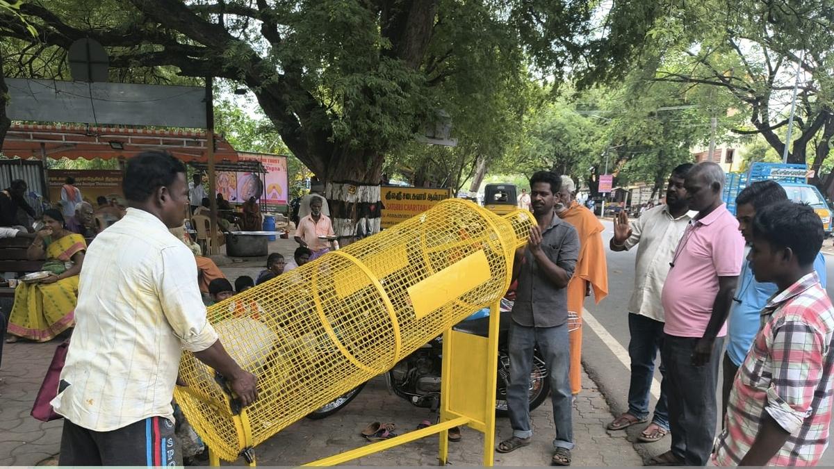 तिरुवन्नामलै नगर निगम ने पीईटी बोतलों के संग्रह के लिए विशेष बिन लगाए
