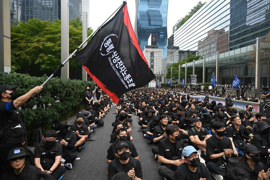 Samsung appliance workers escalate pay dispute with US protests