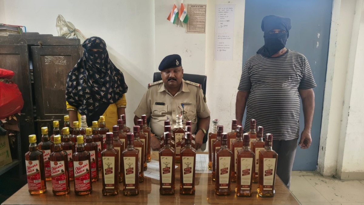 Railway police arrested for allegedly concealing liquor seized from train