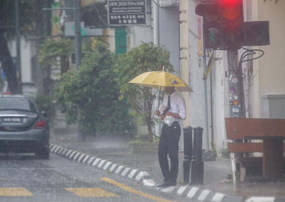 MetMalaysia peringatkan tujuh negeri hadapi ribut petir dan hujan lebat malam ini