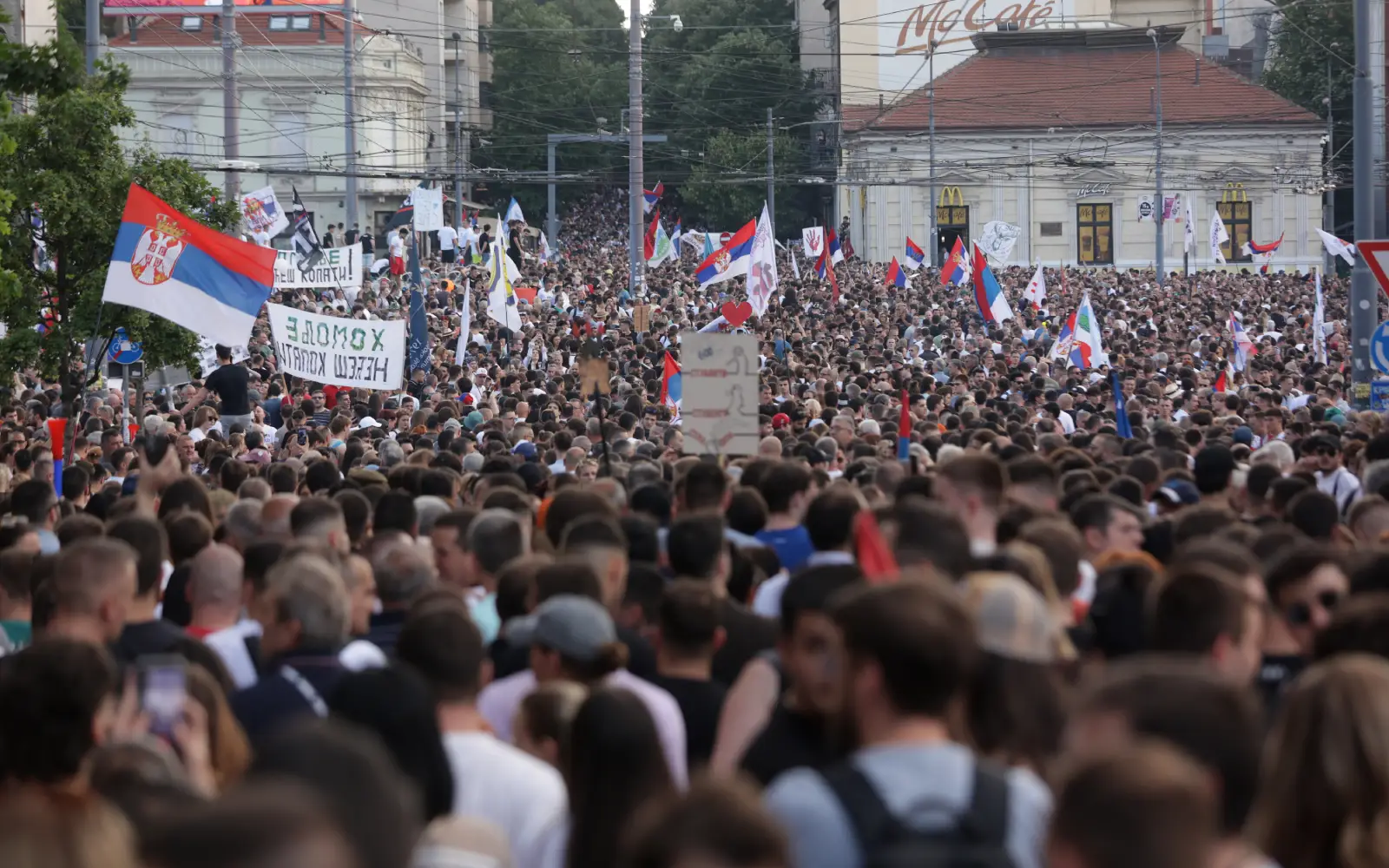 Mass Belgrade rally signals shift in Serbian politics ahead of elections