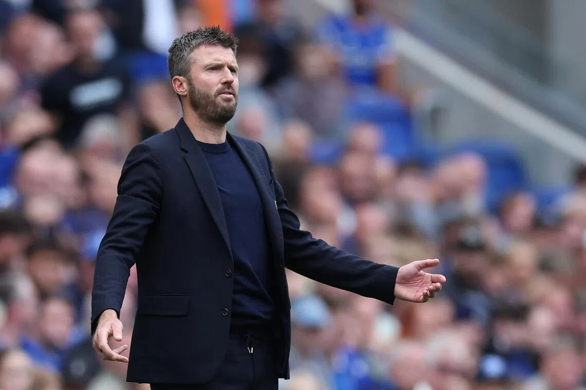 Carrick shrugs off Anderson's Manchester supremacy claim