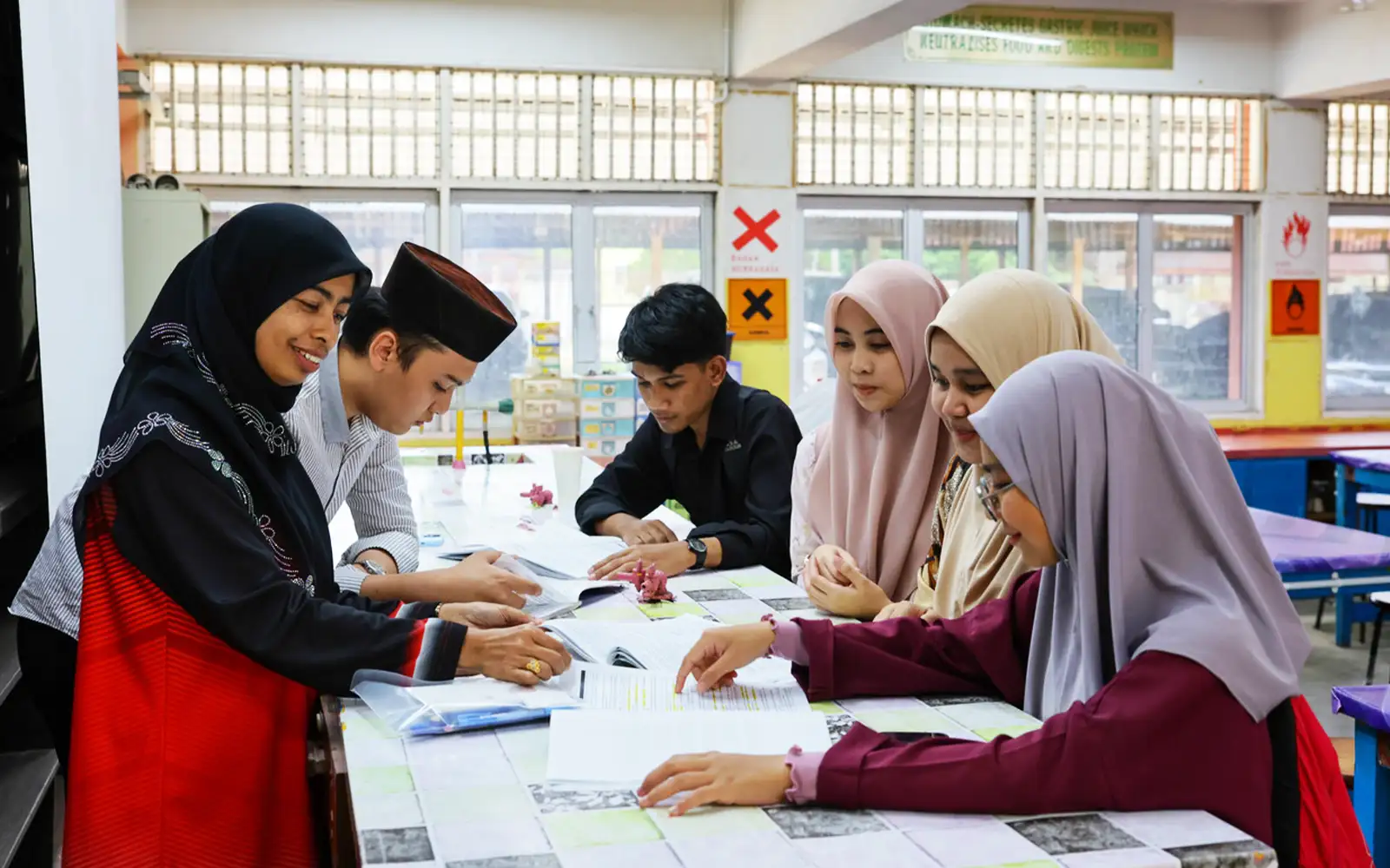 Elaun Sara Hidup RM2,500 untuk Pelajar Tingkatan Enam Dibayar Bertahap