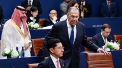 G20 scraps group photo after European ministers balk at Lavrov