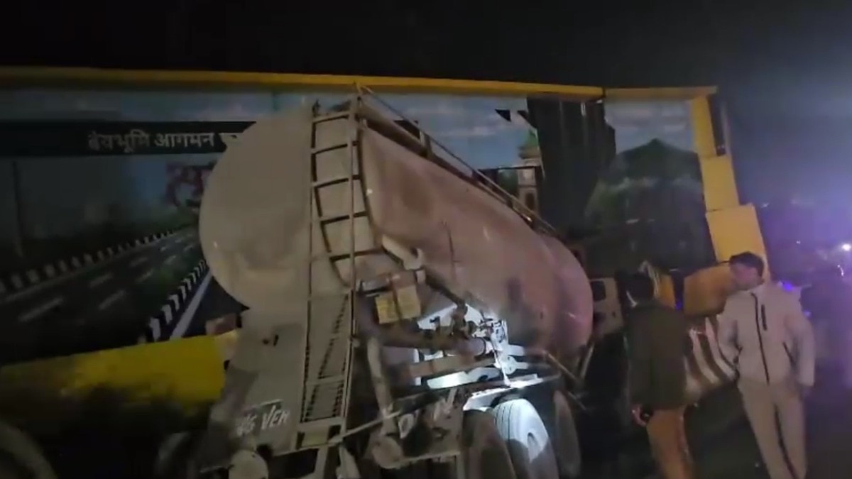 Fatal crash as truck driver mistakes billboard for road on Dehradun expressway