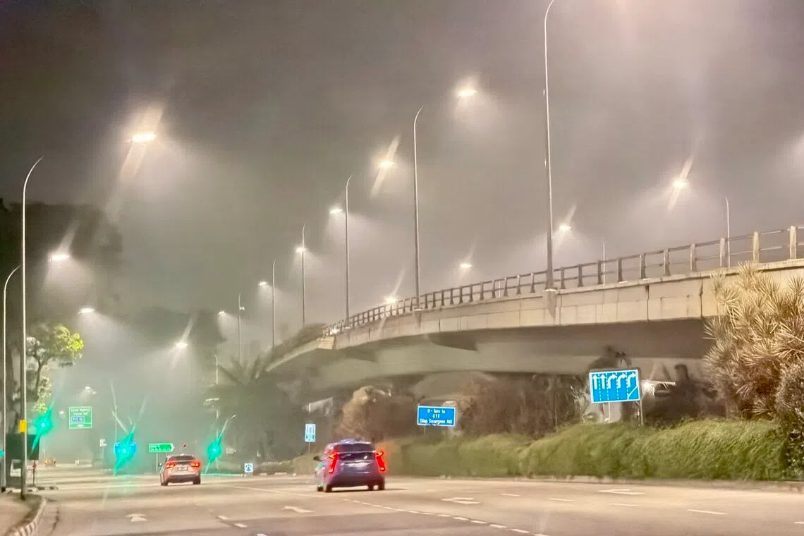 Singapore battles elevated haze as air quality deteriorates across island