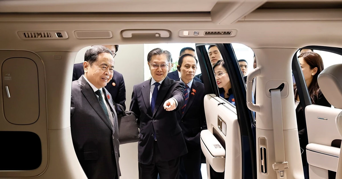 Vietnam courts Chinese tech investment as lawmakers boost bilateral ties