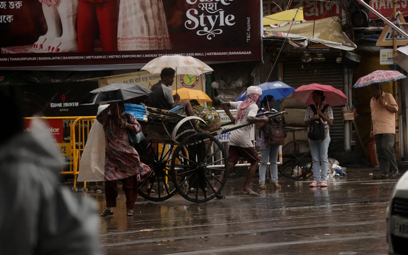 Mass evacuation underway as Cyclone Arnab approaches India's eastern shore