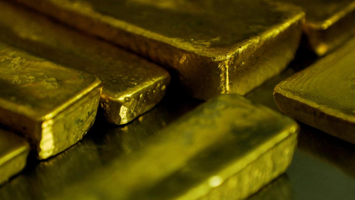 DRI seizes nearly 6 kg gold in major smuggling bust near Visakhapatnam