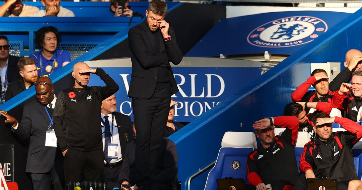 Manchester United, City stumble in Premier League weekend upsets