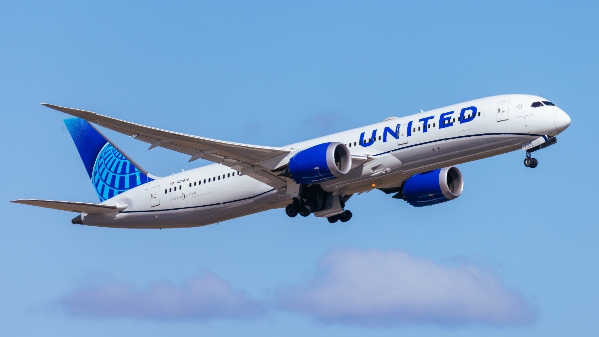 Woman alleges inappropriate conduct by fellow passenger on United Express flight