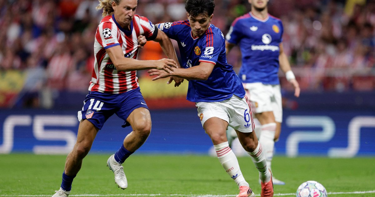Manchester United defender Martinez criticises board's selective transfer strategy