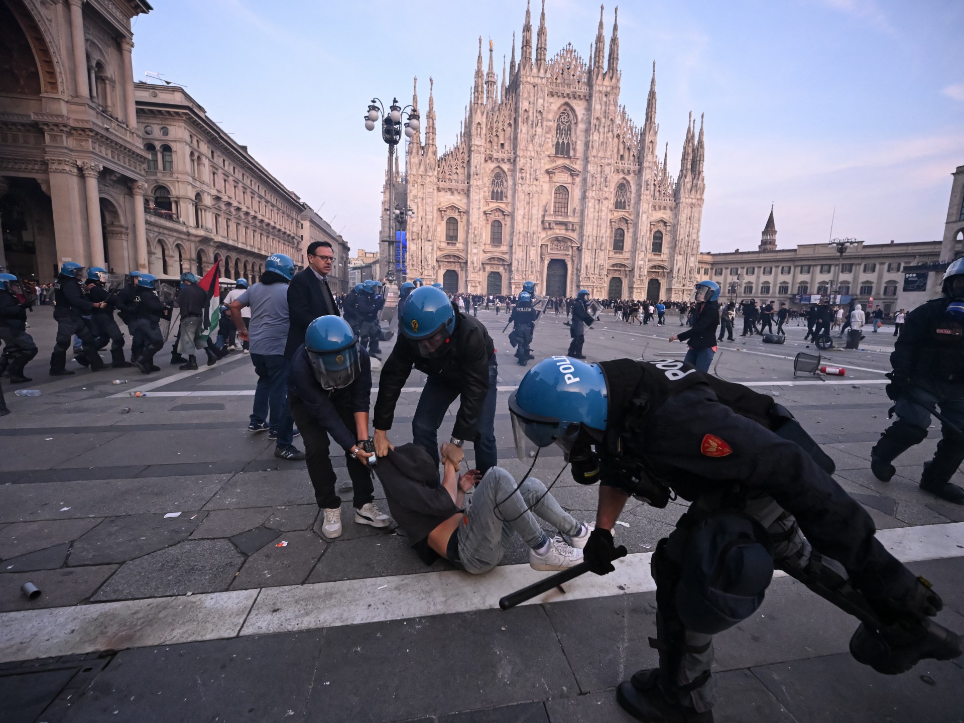 Italy introduces tougher penalties for violent protest participation