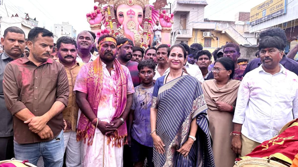 कडप्पा में विनायक चविथी जुलूस में साम्प्रदायिक सद्भावना का प्रदर्शन