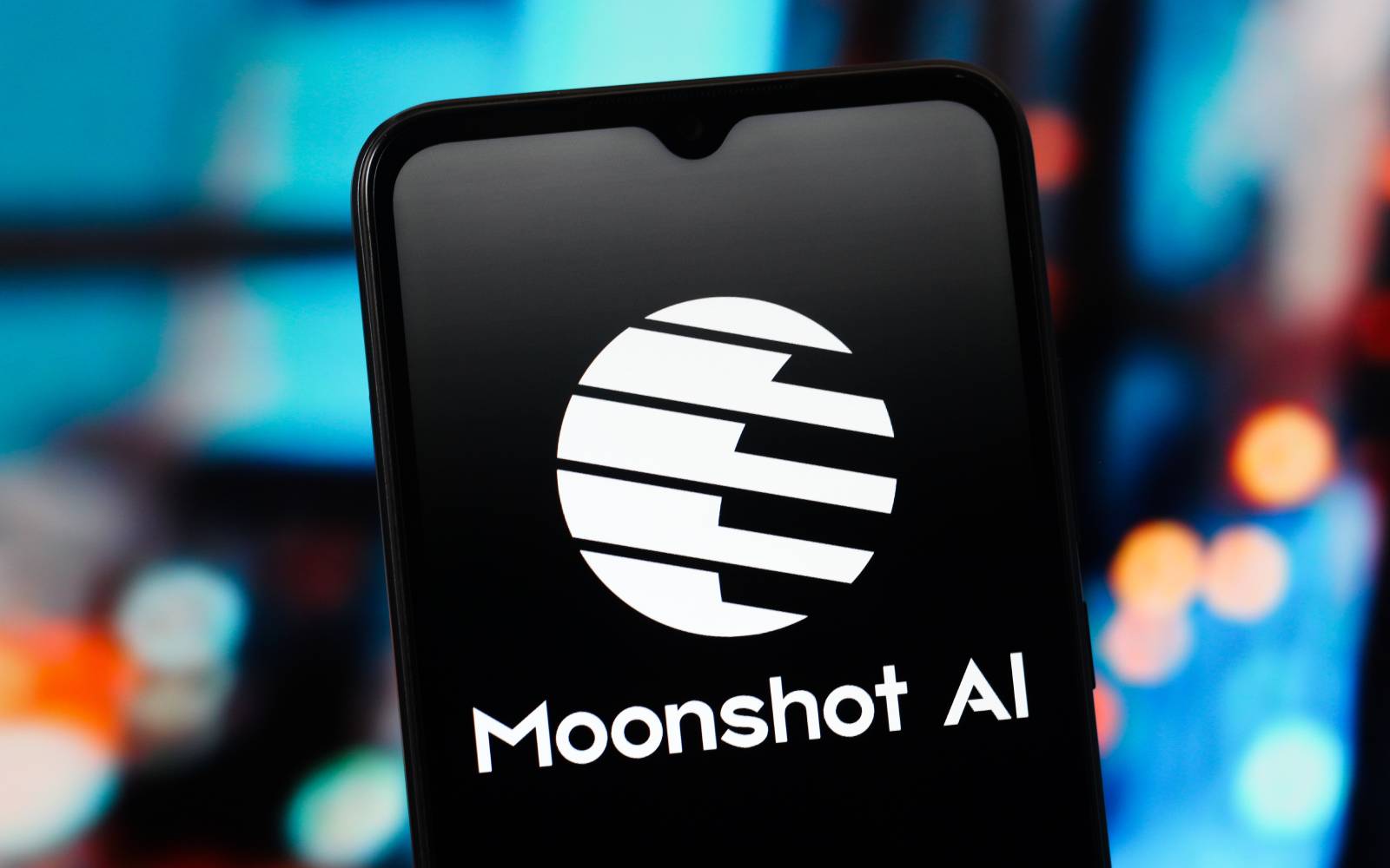 Syarikat Moonshot Kurangkan Keupayaan Penggodaman dalam Model Kimi Terbaru