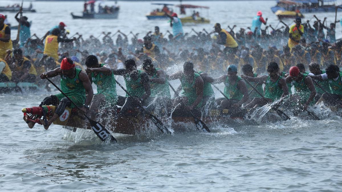Melpadom Chundan wins Champions Boat League race in Kochi