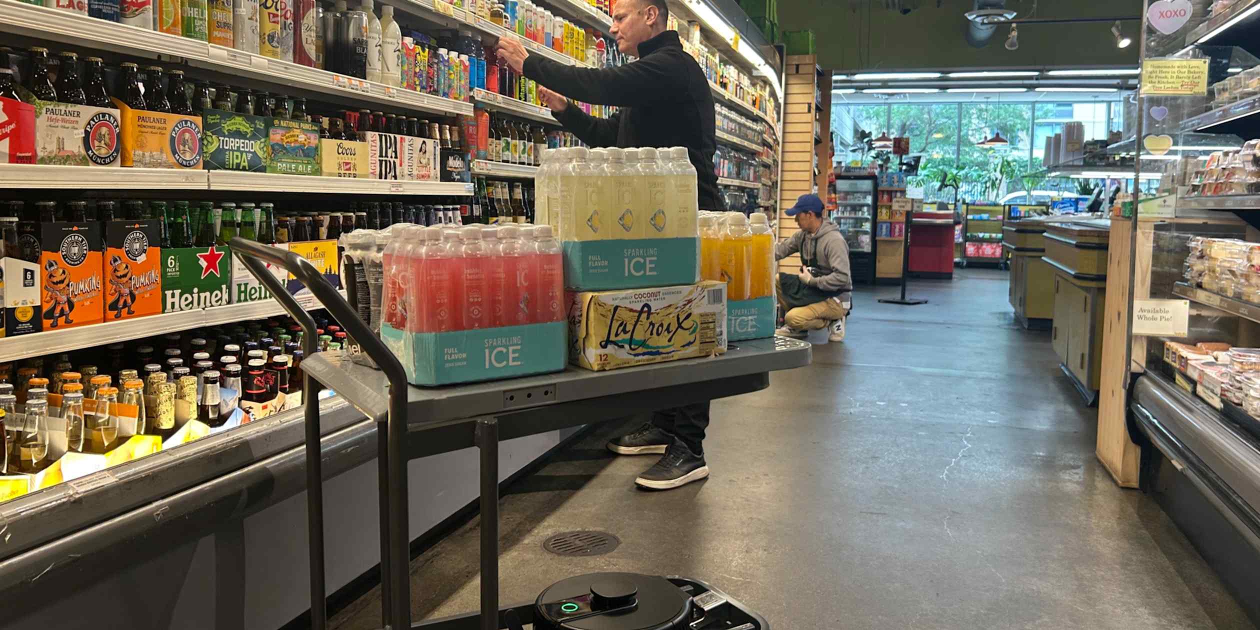 Japanese robot tackles labor shortage in US grocery stores
