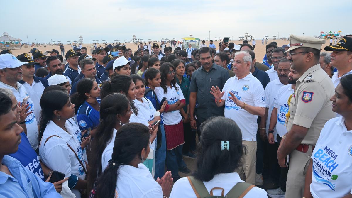 Governor participates in Marina Beach cleanup drive