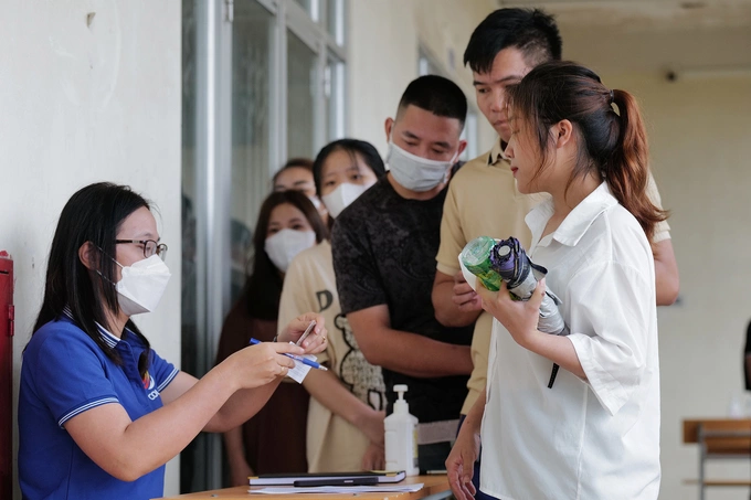 Vietnam's Overseas Workforce Skews Younger, Data Shows