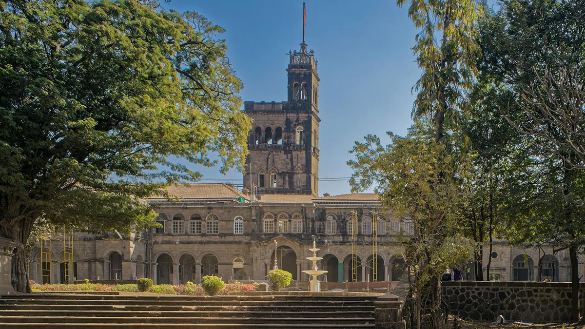 Student activists launch indefinite sit-in at Pune University over meal price hike