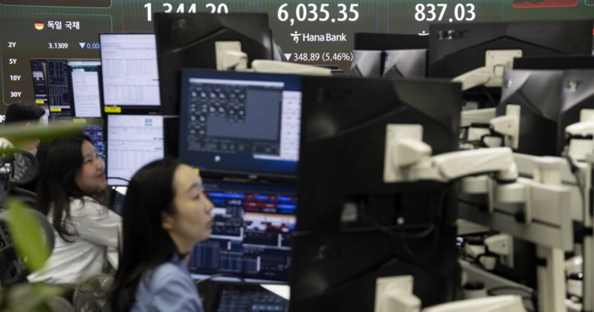 Saham Asia meningkat ketika penjualan cip berkurangan jelang data inflasi AS