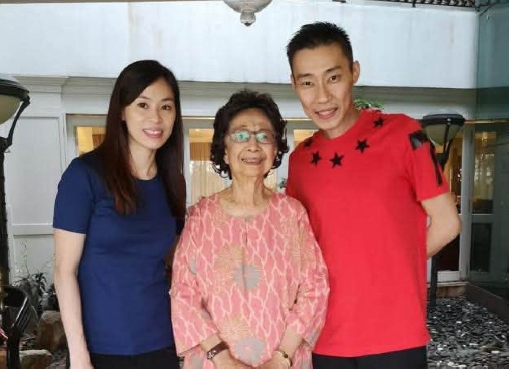 Lee Chong Wei Hormati Tun Dr Siti Hasmah sebagai 'Seorang Pejuang'