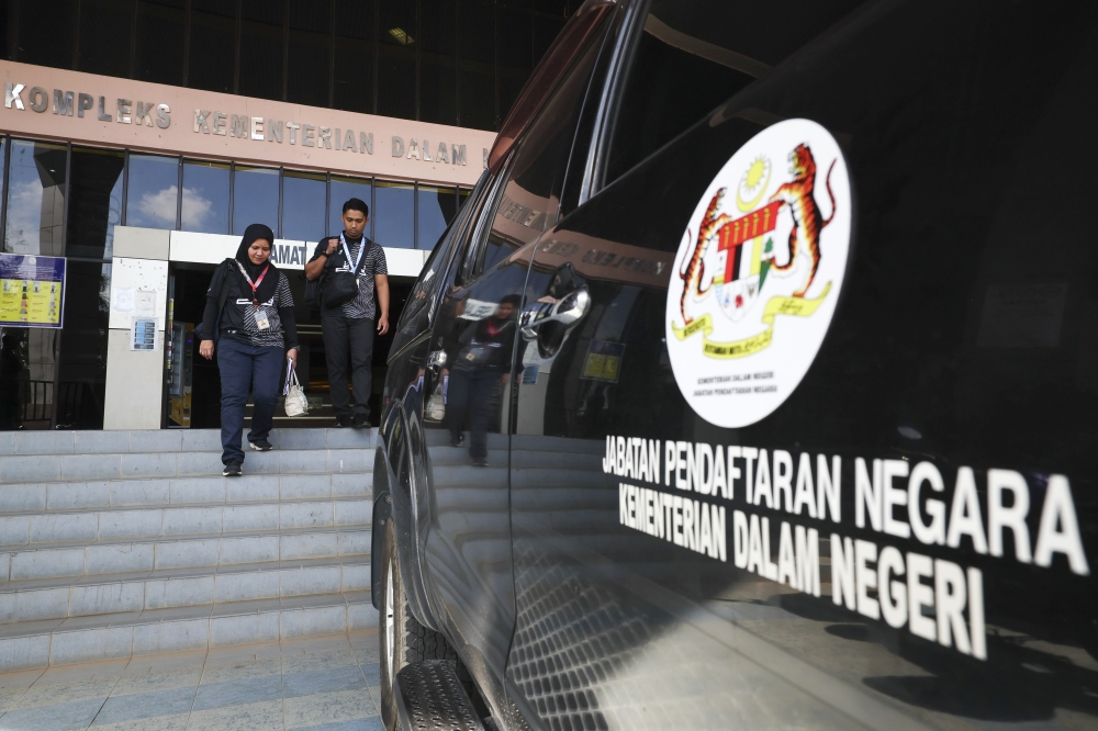 MyKad Generasi Baru Catat 275,785 Penerbitan dalam Sebulan Pertama