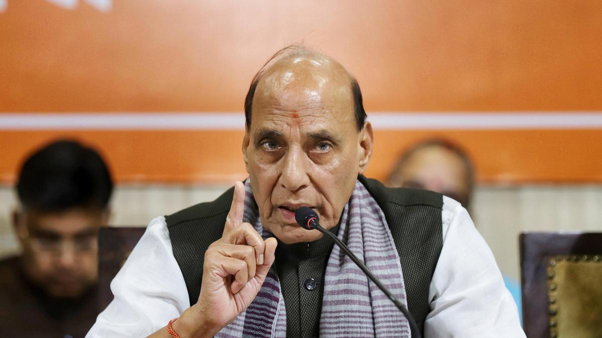 राजनाथ सिंह ने खरगे की टिप्पणी को बताया अत्यंत खेद की बात