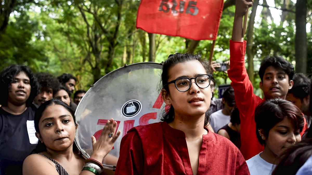 Jadavpur University dissolves committee over student event controversy