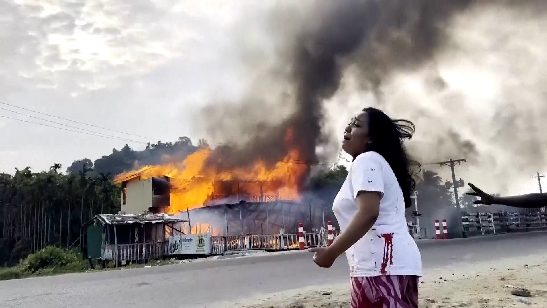Ten dead in fire at Bangladesh beach resort