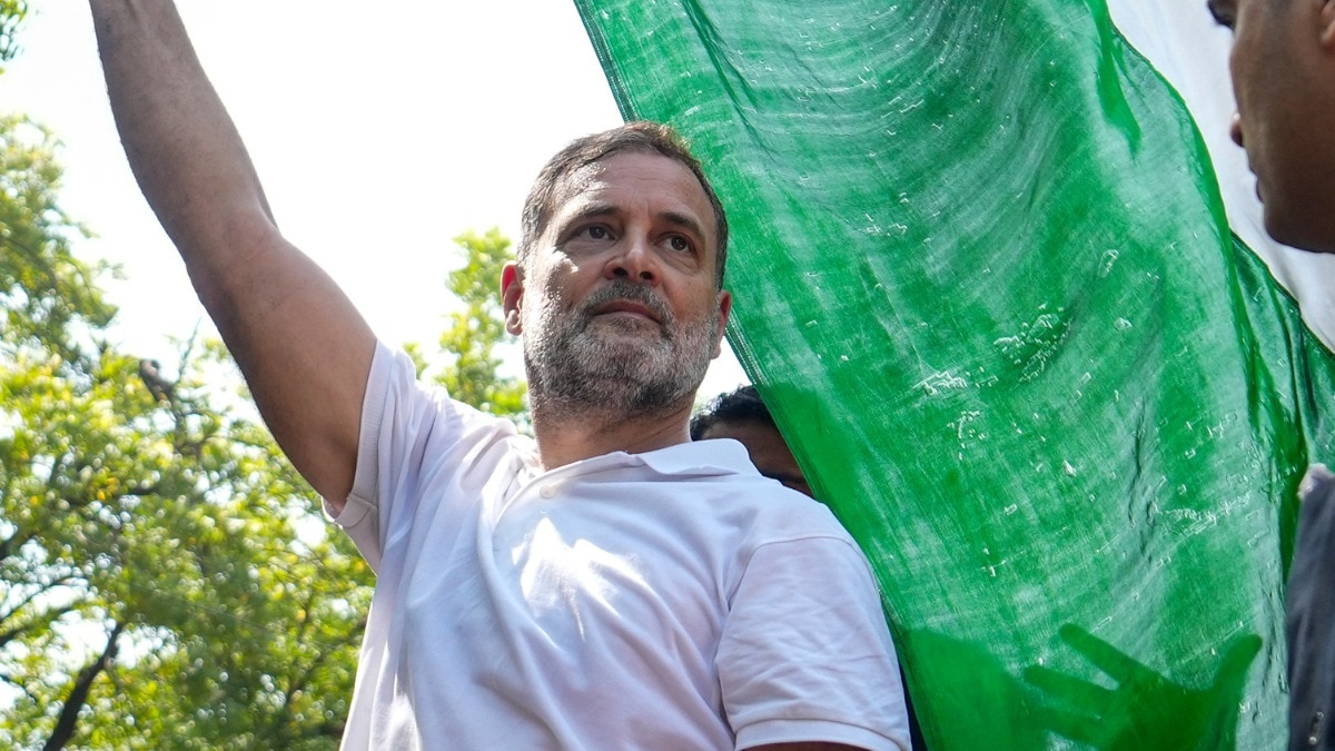 Gandhi equates FIRs with medals in escalating political battle