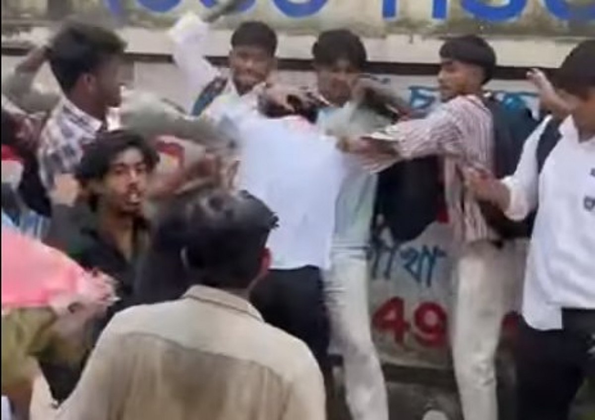 Students from Dhaka College and Ideal College clash in renewed confrontation