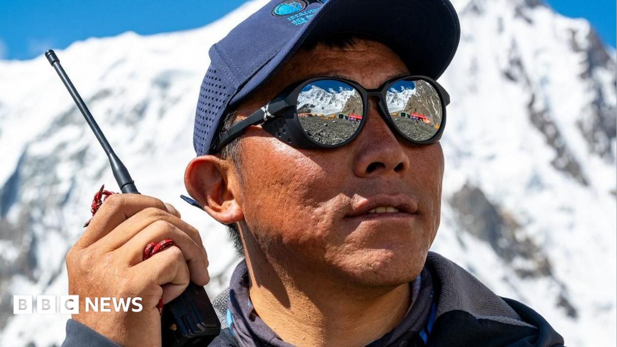 Himalayan climbers undertake perilous mission to recover avalanche victims