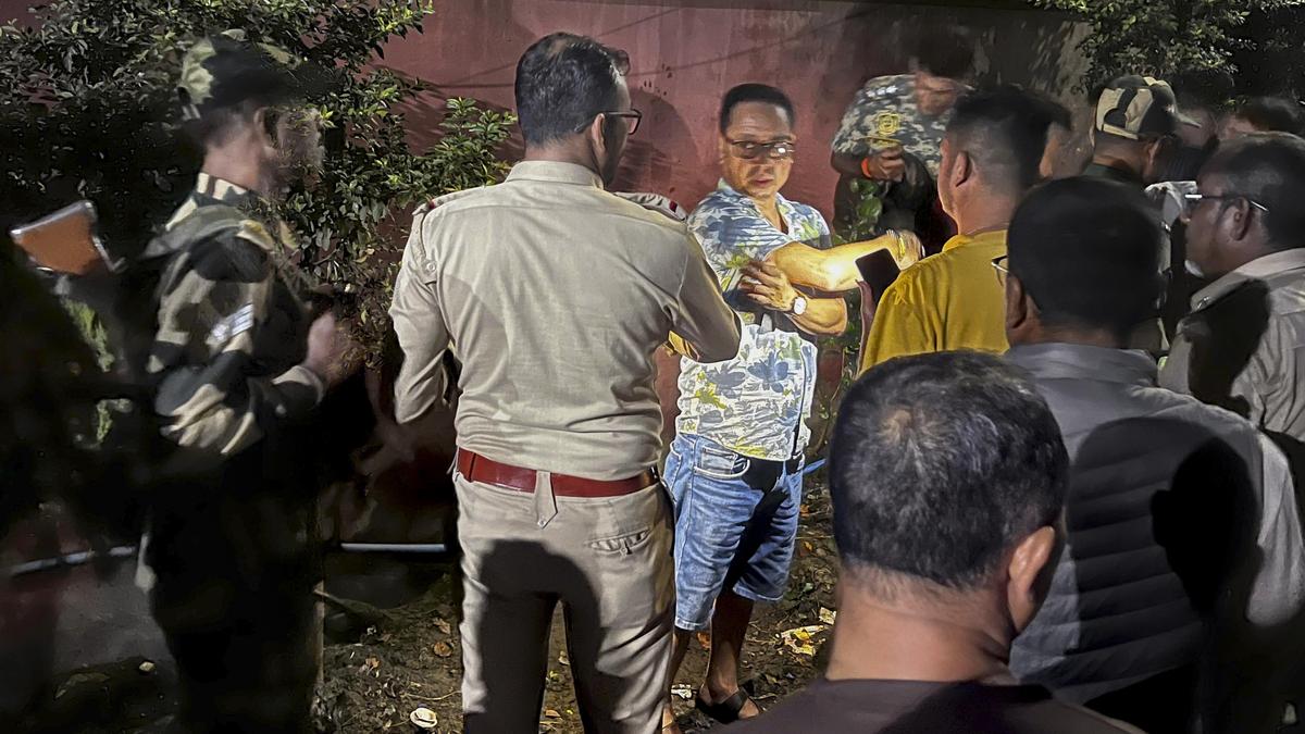 मणिपुर: कांग्रेस नेता के घर विस्फोट को लोकतंत्र पर हमला बताया