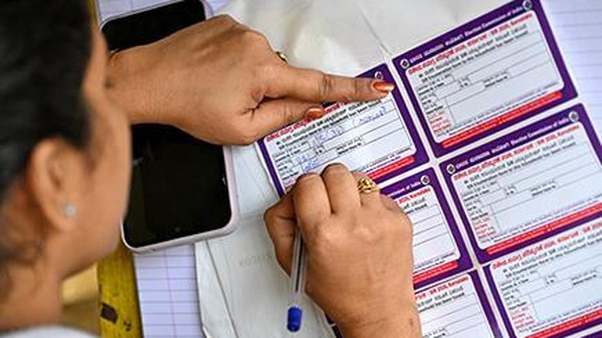 कर्नाटक: 27 अक्टूबर को अंतिम मतदाता सूची जारी होगी, नए नाम न के बराबर
