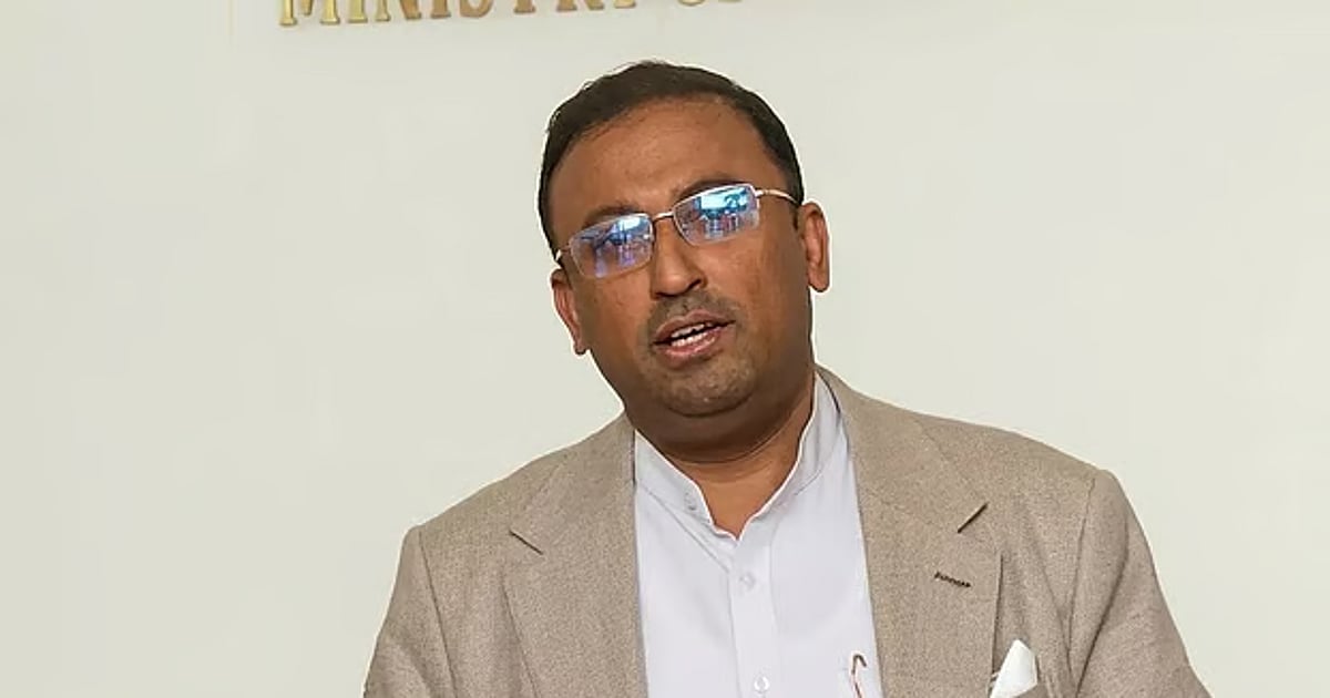 বিদেশ বিষয়ক রাষ্ট্রমন্ত্রী ব্রিটিশ নাগরিকত্ব ত্যাগ করেছেন কি?