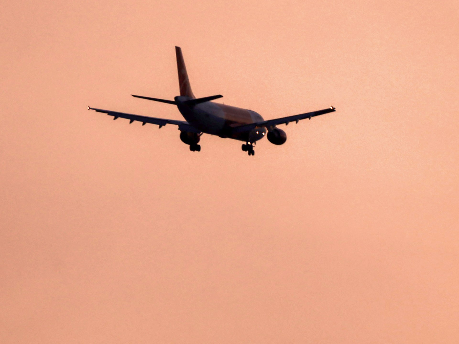 Iraq suspends Iranian flights as US tightens aviation sanctions