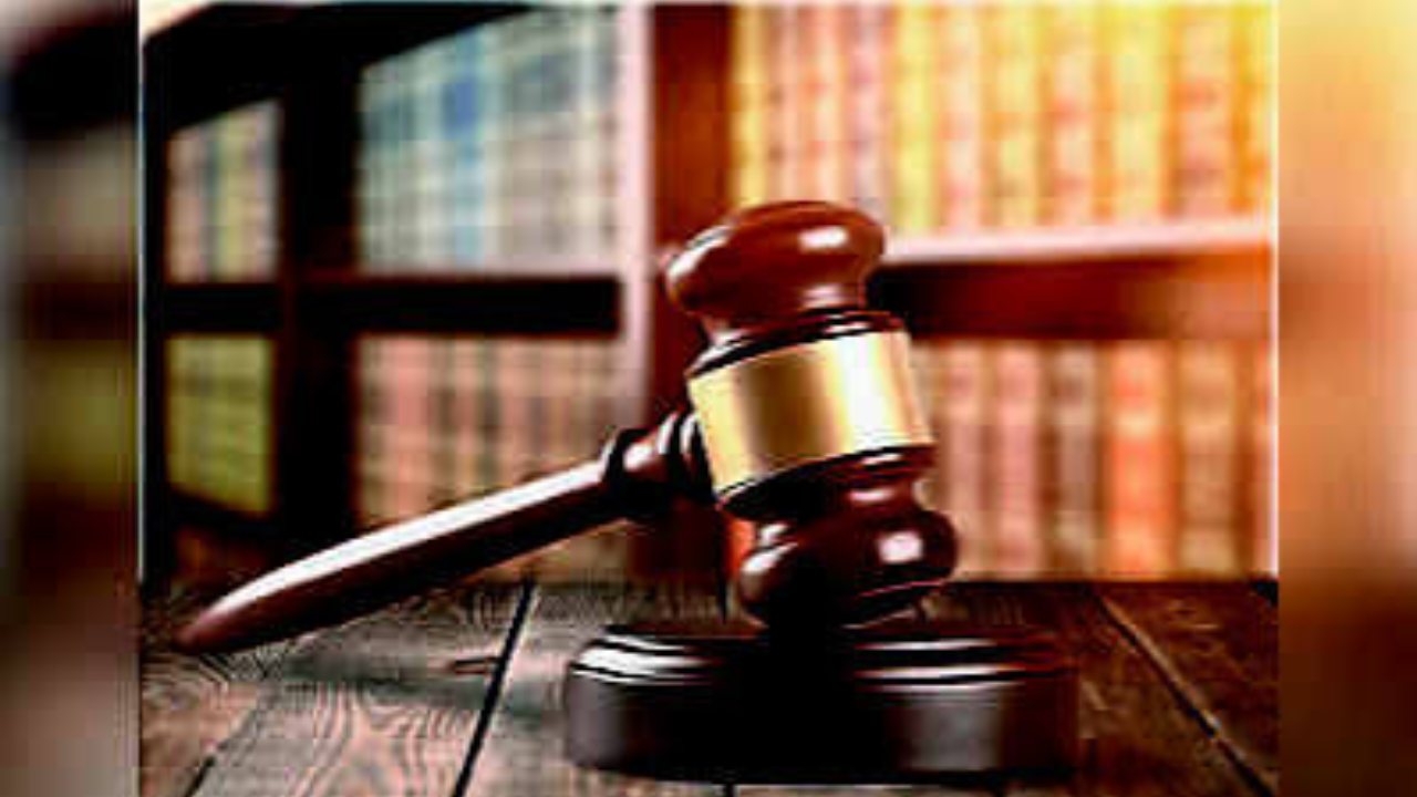 US Mother Files Lawsuit Against Portland School Over Campus Ban